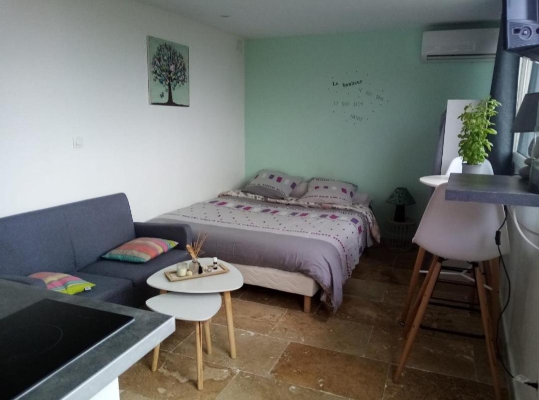 Studio neuf d'environ 20m2, piscine, vue mer, pour 2 personnes Marseilles Exterior foto